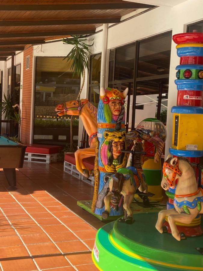 Mariacast Clube Da Praia Da Rocha Portimão Exteriör bild